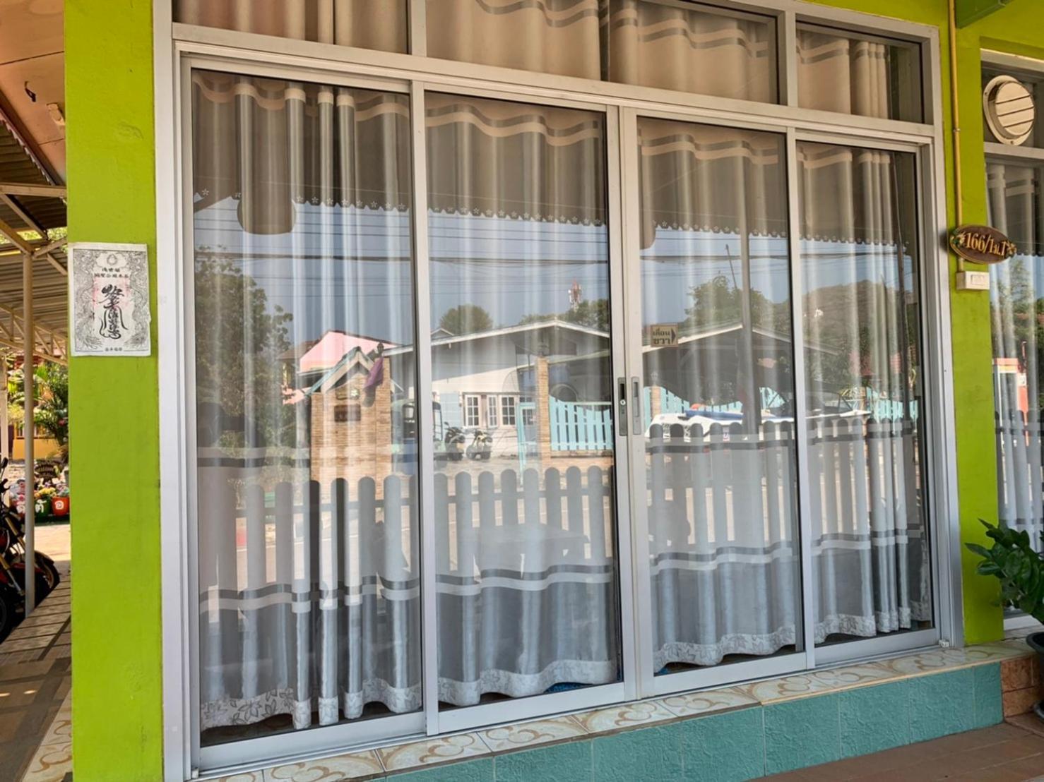 Thippawan Bungalow Ko Si Chang Luaran gambar